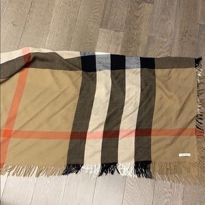 (SOLD) Burberry Nova check large scarf